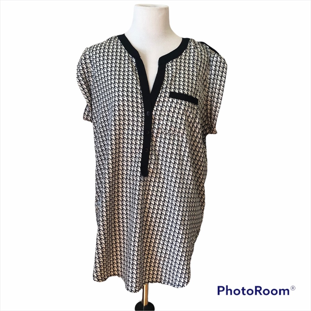 Antilia Femme black and white blouse Size XL